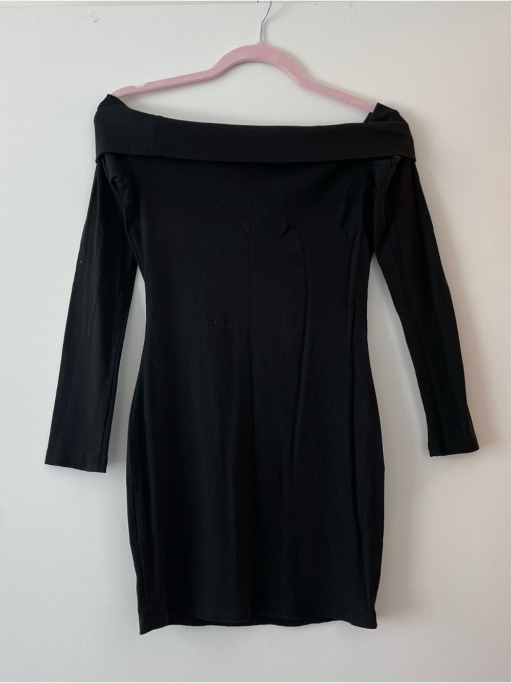 Off-Shoulder Long Sleeve Black Bodycon Dress